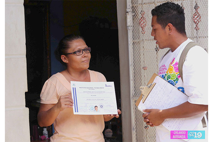 Avanza entrega de certificados de INATEC en el Distrito VI