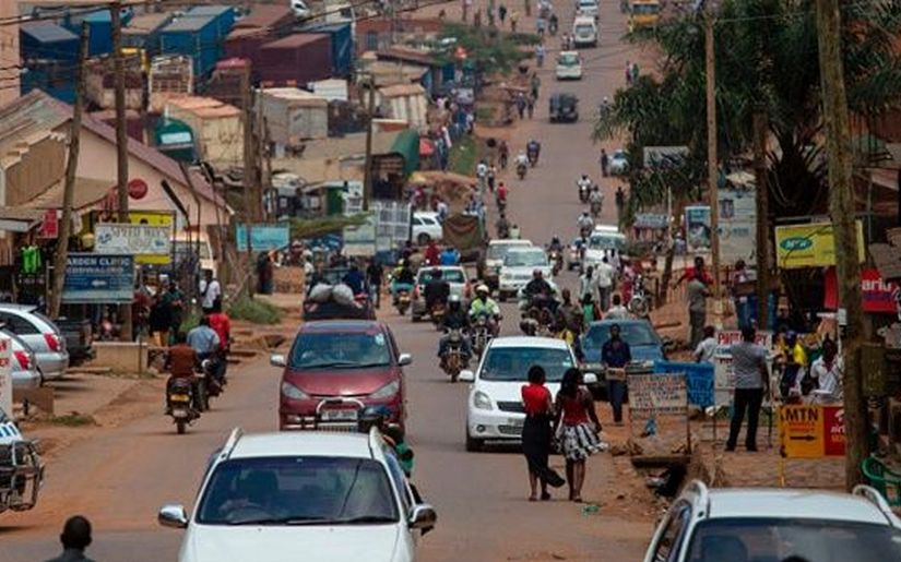 Varios muertos y heridos tras colisión de autobús en Uganda