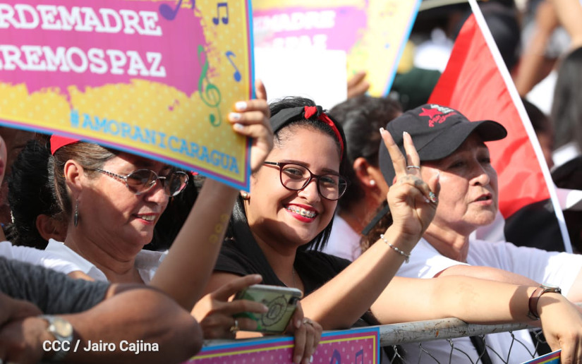 Daniel y Rosario se reúnen en Oración por la Paz y Cantata a las Madres nicaragüenses  