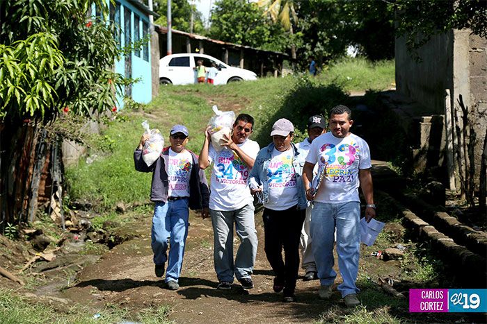 Gobierno Sandinista entrega paquetes alimentarios y sillas de ruedas en Tipitapa
