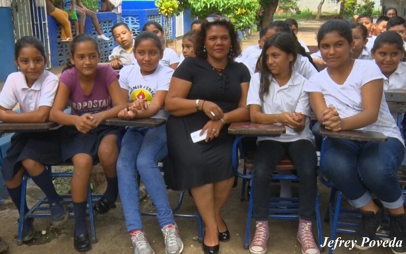 Gobierno Sandinista entrega bono de reconocimiento a más de 50 mil maestros
