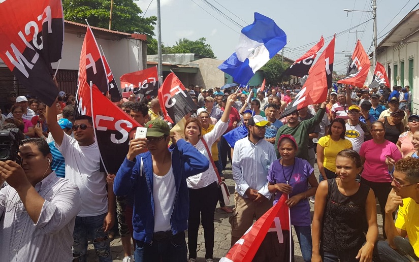 Pueblo de León marcha por la Paz