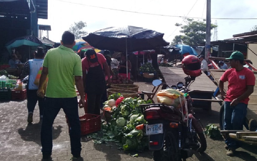 Mercado de Masaya con afluencia normal y muchos productos que comprar
