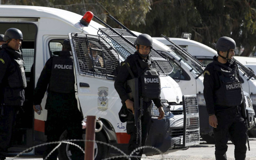 Un ataque terrorista deja nueve policías muertos en el oeste de Túnez