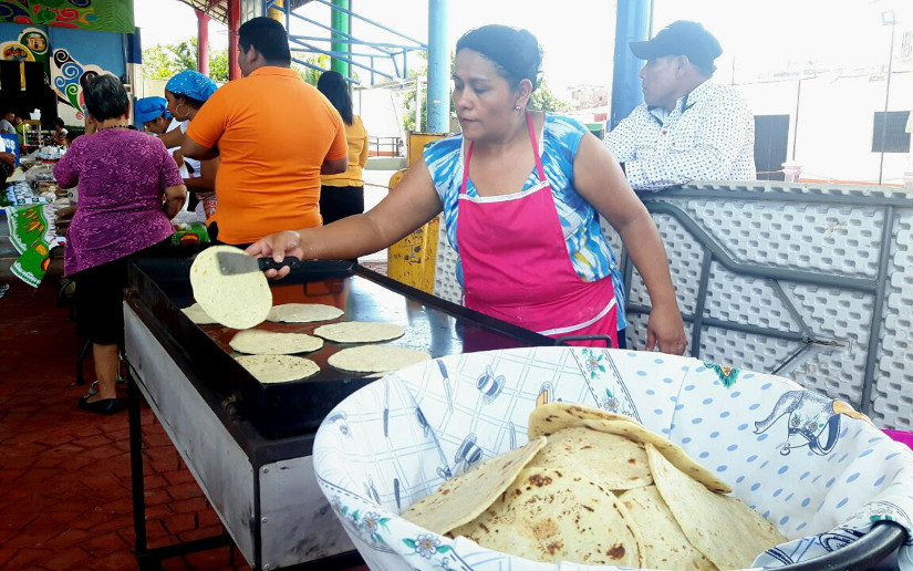 Realizan feria gastronómica del maíz en honor a Santa Ana en Chinandega