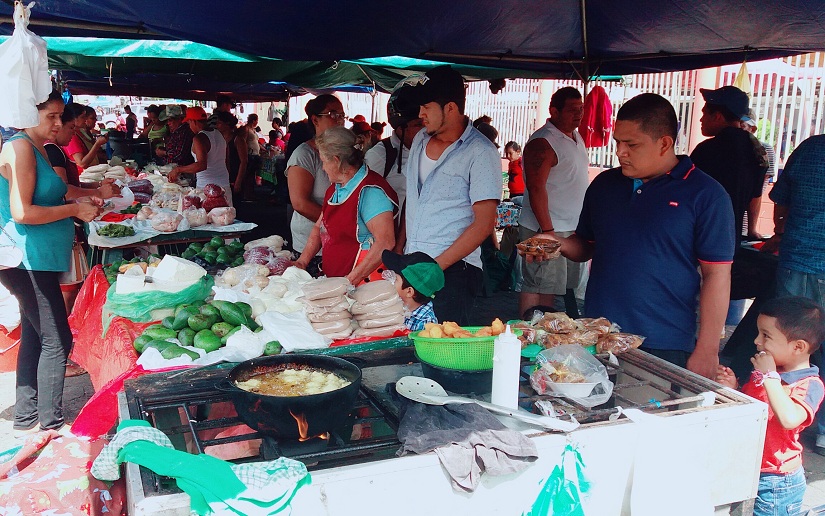 Mercado campesino en El Rama reactiva la economía familiar