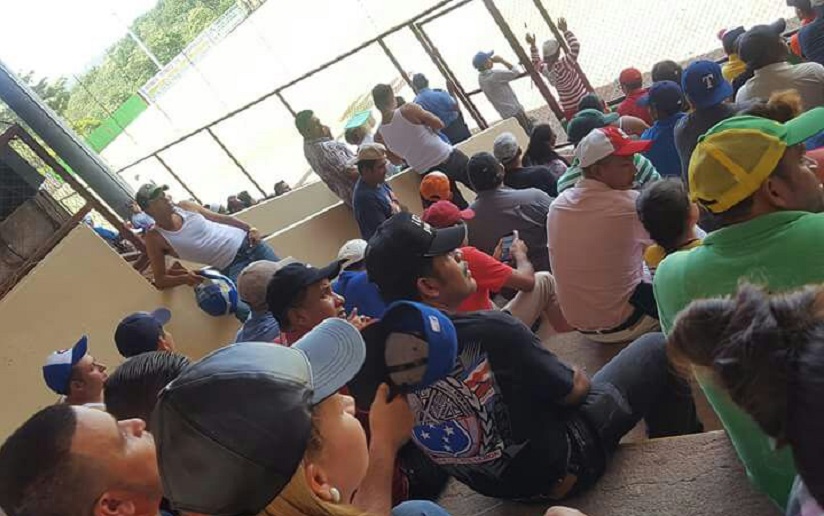 Lleno completo en el estadio de Juigalpa