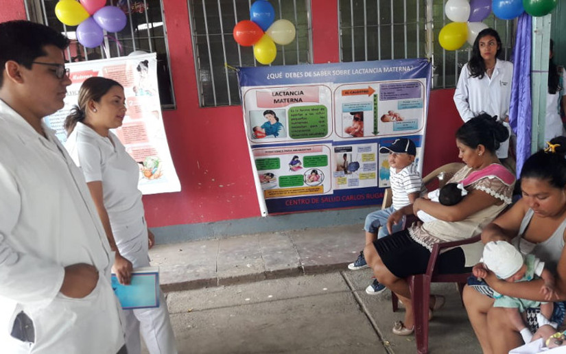 Realizan feria de lactancia materna en el Centro de Salud Pedro Altamirano