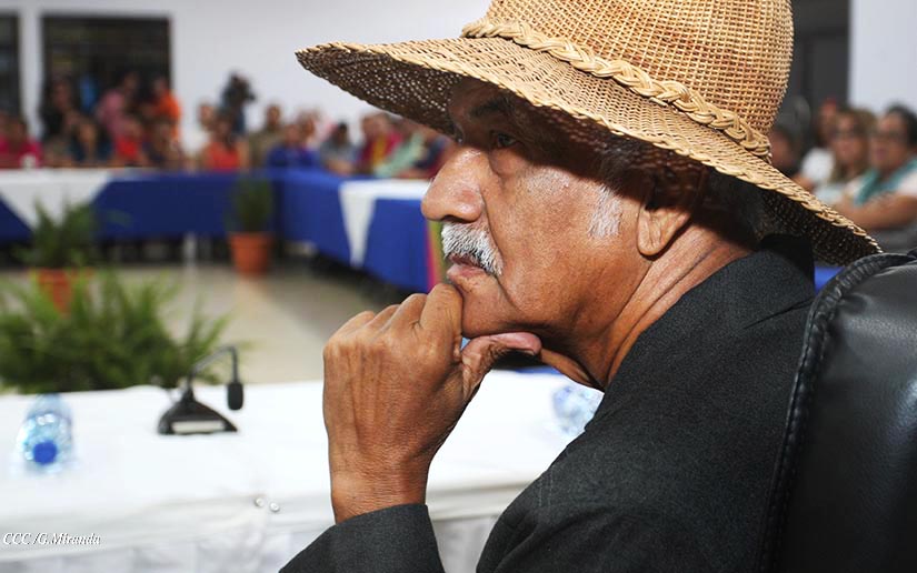  Profesor Orlando Pineda: Quijote de la Alfabetización