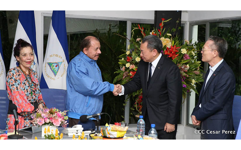 Daniel y Rosario se reúnen con el Director del Departamento de América Latina y el Caribe del Ministerio de Relaciones Exteriores de la República de China Taiwán  