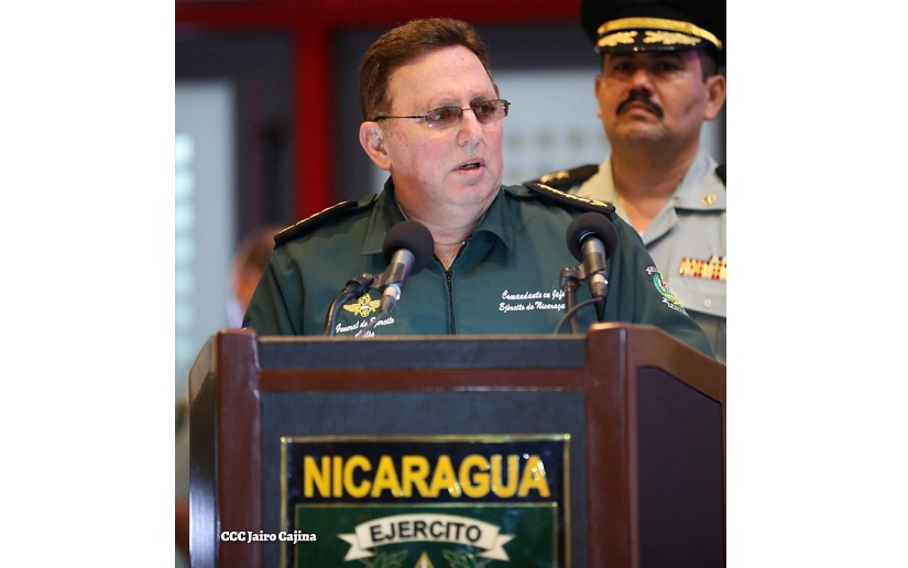 General Julio César Avilés presenta informe al Jefe Supremo de las Fuerzas Armadas Cmdte. Daniel Ortega
