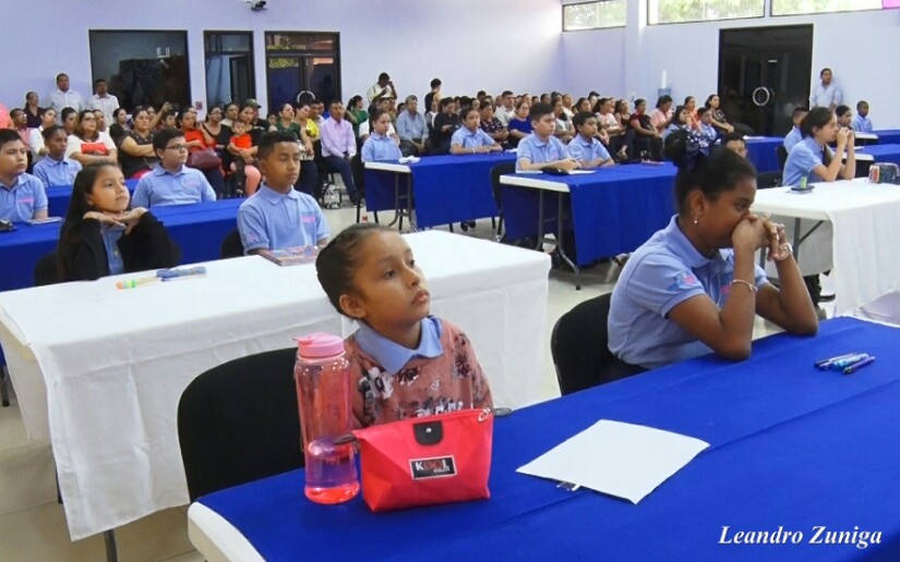 Eligen al mejor alumno de primaria de todo el país
