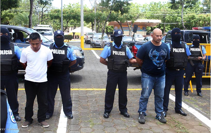 Presentan a dos sujetos que realizaron actos terroristas en Masaya y Managua