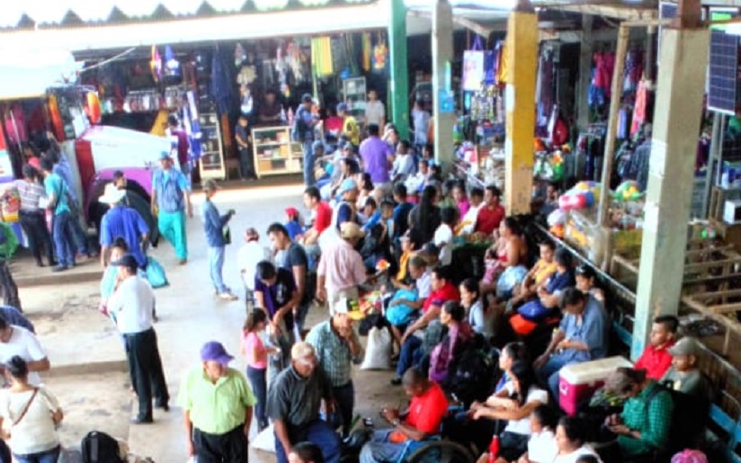 Mucho comercio en ambiente de paz y normalidad en Nueva Guinea