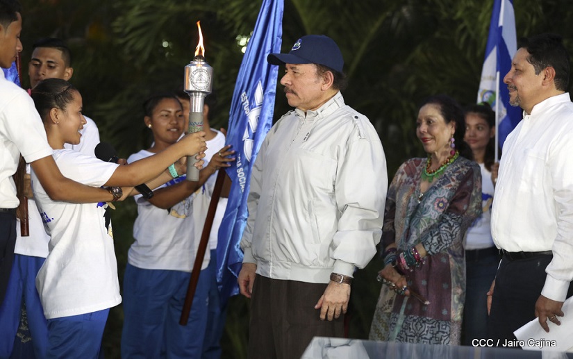 Presidente Daniel y Compañera Rosario reciben la Antorcha de la Independencia Centroamericana