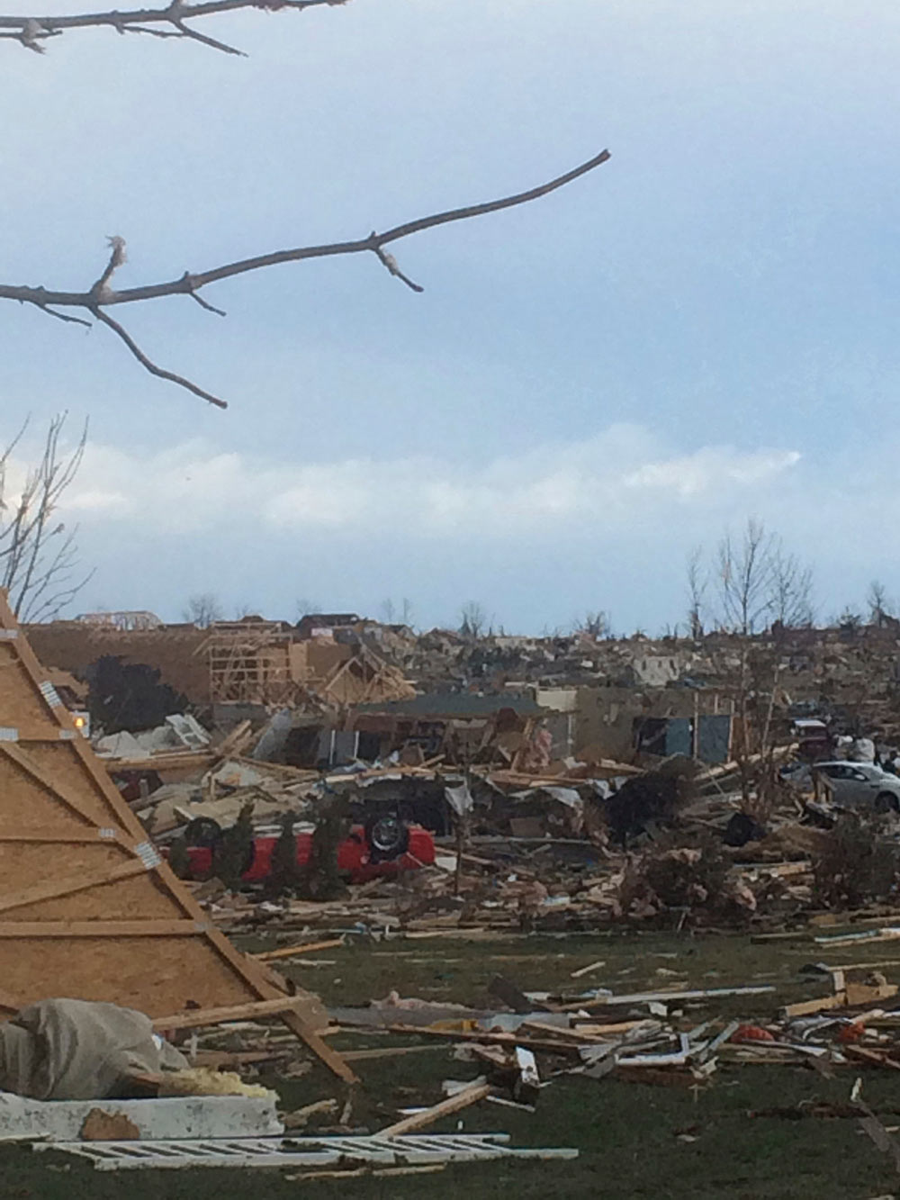 Ola de tornados golpea varios estados de EEUU