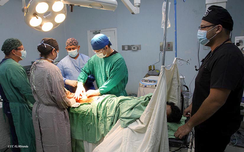 Hospital Manolo Morales realiza jornada quirúrgica de reemplazo de rodillas