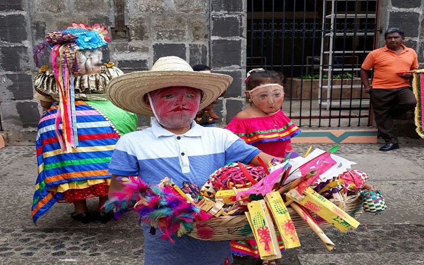 Mercado de artesanías abre sus puertas nuevamente