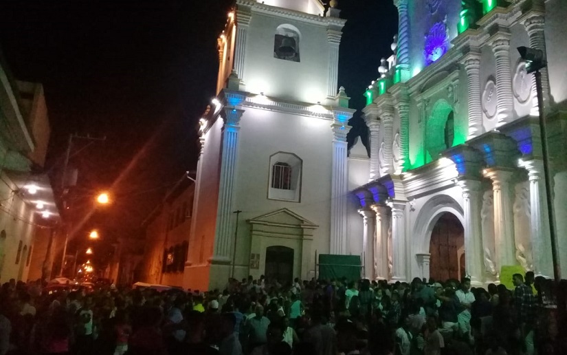 Leoneses participan en alegre alborada en honor a la Virgen de Mercedes
