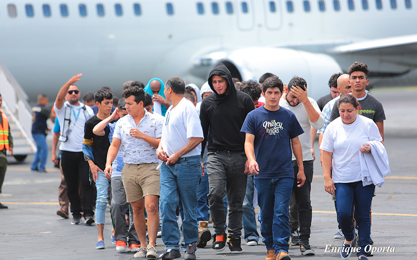 Retornan al país 32 nicaragüenses deportados por Estados Unidos