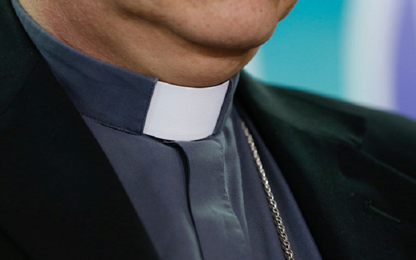 Iglesia católica retira del sacerdocio a argentino acusado de abuso sexual