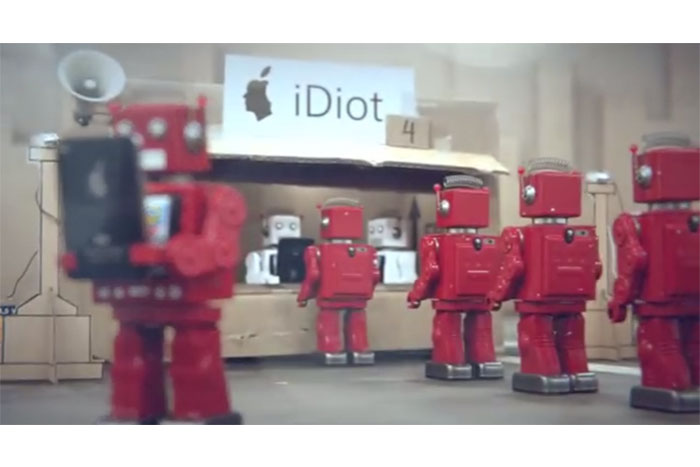 iDiots, una parodia de nuestra sociedad de consumo (VIDEO)