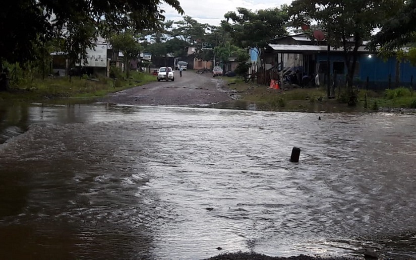Ríos amanecen crecidos por lluvias en todo el país