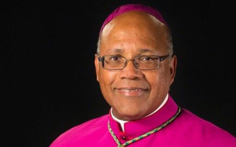 Papa Francisco destituye a obispo de Memphis