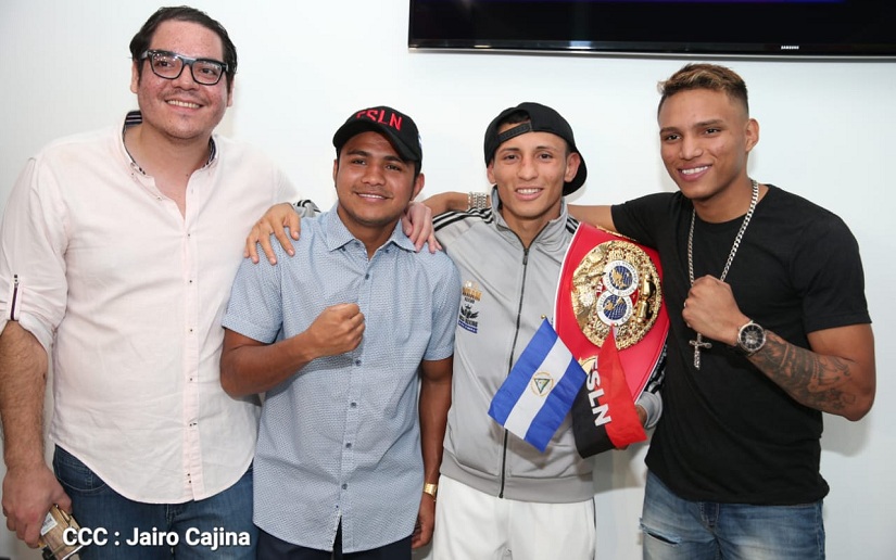 Reciben al Campeón Mundial Félix “El Gemelo” Alvarado en Managua