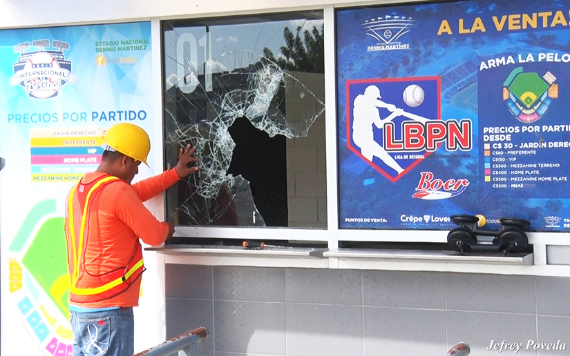 Inicia reparación de la fachada del Estadio Dennis Martínez