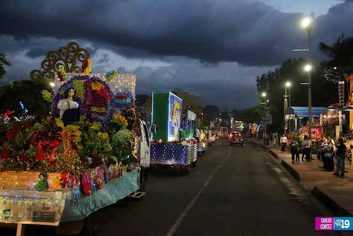 Altares móviles realizan recorrido por principales vías de Managua