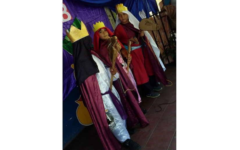 Niños de la escuela Francisca García realizan obra teatral pastorelas
