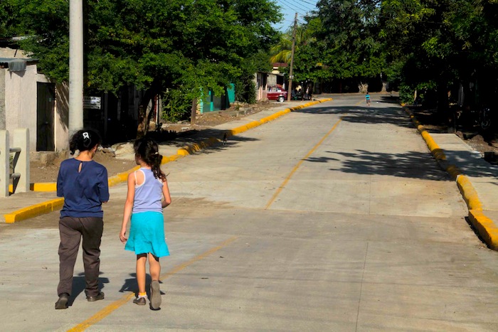 Programa Calles para el Pueblo facilita labores de pequeños comerciantes