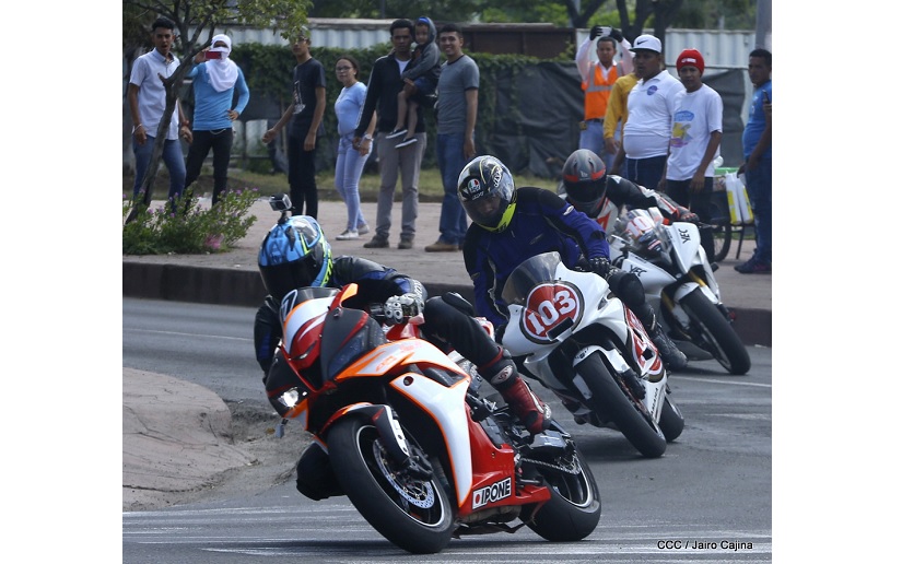 Ruge la Dupla Norte de Managua en competencia de motocicletas