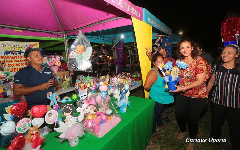 Feria del Comercio Navideño abre sus puertas a la población