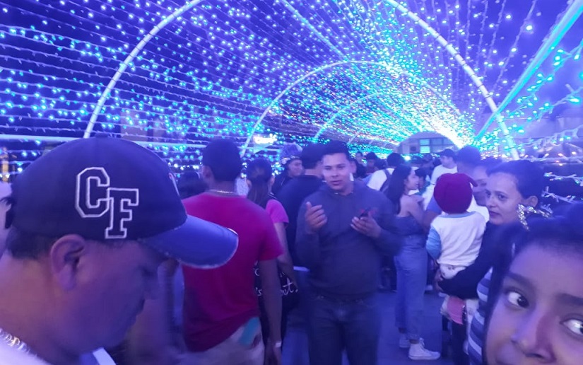 Encienden luces de navidad en Jinotepe