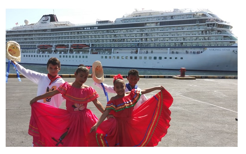 Crucero Viking Star de bandera noruega arribó al Puerto de Corinto