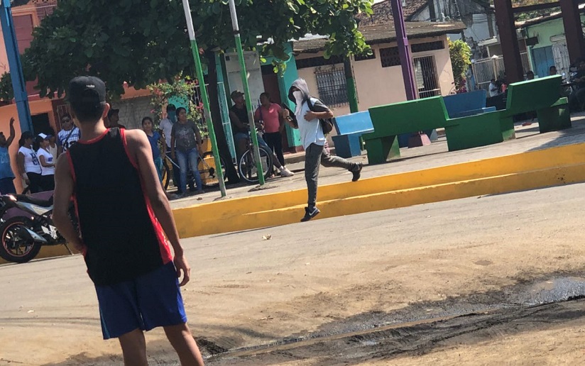 Por sus amigos…