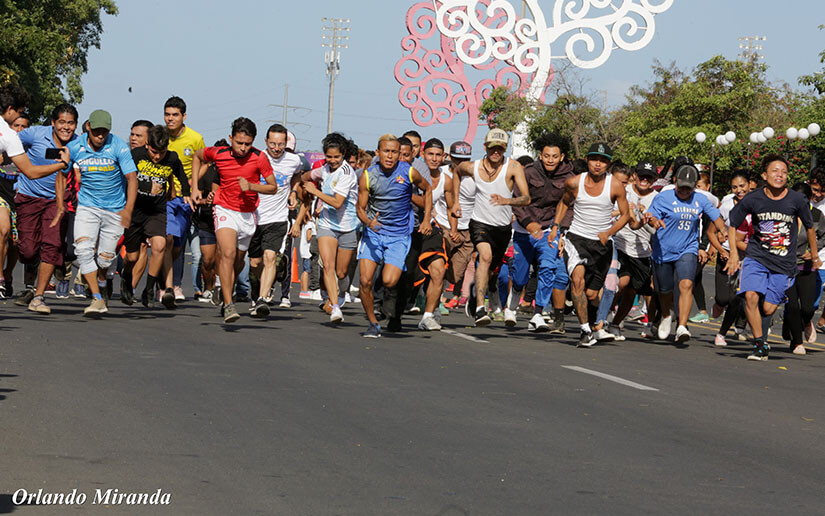 Jóvenes participan de maratón en Homenaje al 60 Aniversario de la Revolución Cubana