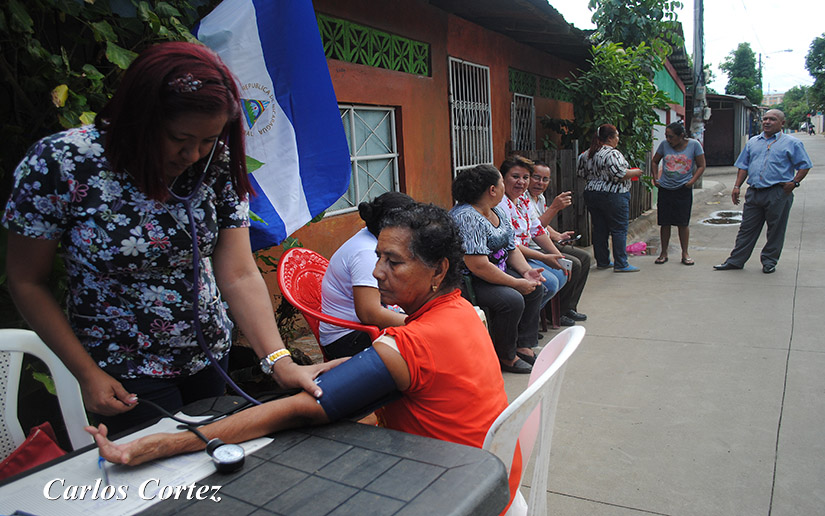 Pobladores del barrio Juan José Quezada protagonizan feria de salud