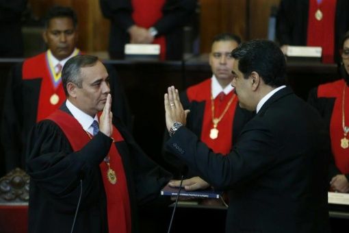 Presidente Nicolás Maduro se juramenta para un nuevo mandato