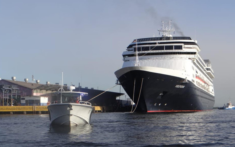Fuerza Naval brindó protección y seguridad al Crucero Volendam