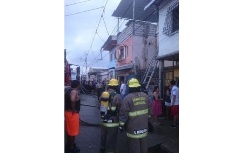 Incendio en clínica de Ecuador deja 17 personas fallecidas