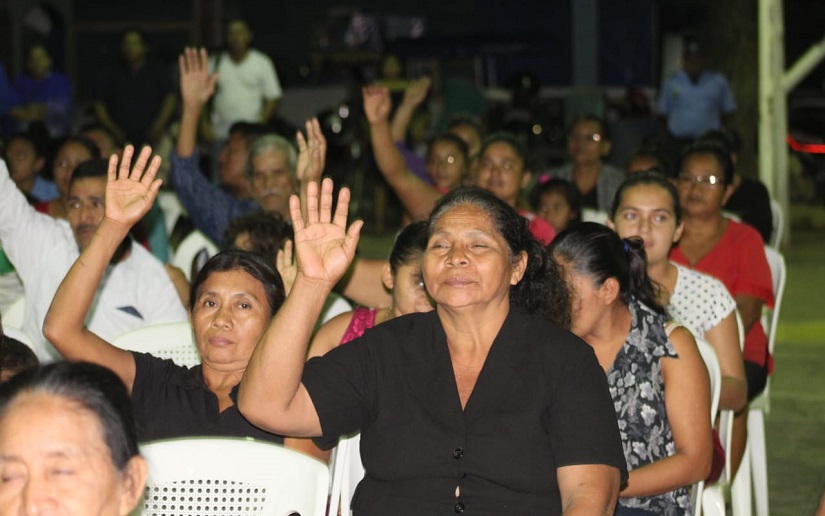 Culto de unción en la cancha municipal de Siuna