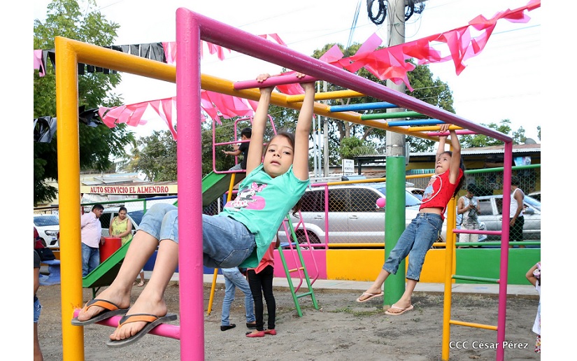 Familias del Barrio Augusto C. Sandino estrenan el parque que siempre quisieron