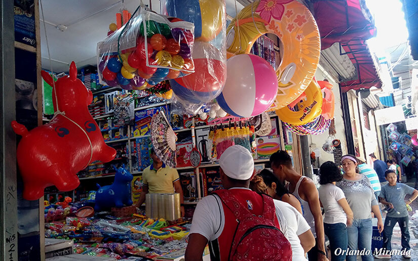 Productos para el verano empiezan a venderse en el Oriental