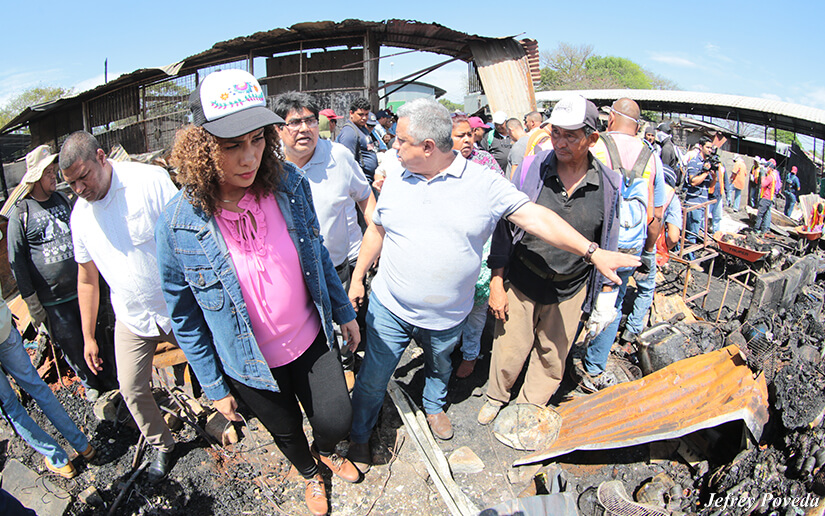 Alcaldía de Managua brinda acompañamiento a comerciantes afectados por incendio en Mercado Oriental