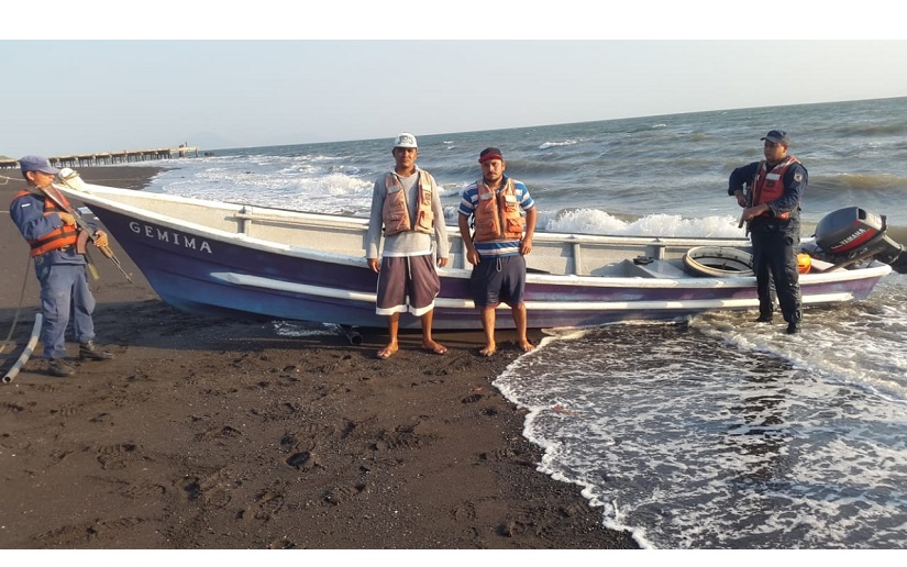 Fuerza Naval retuvo una embarcación con dos tripulantes por pesca ilegal
