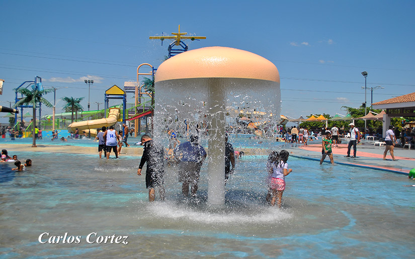 Familias colman los centros recreativos de Managua y sus alrededores