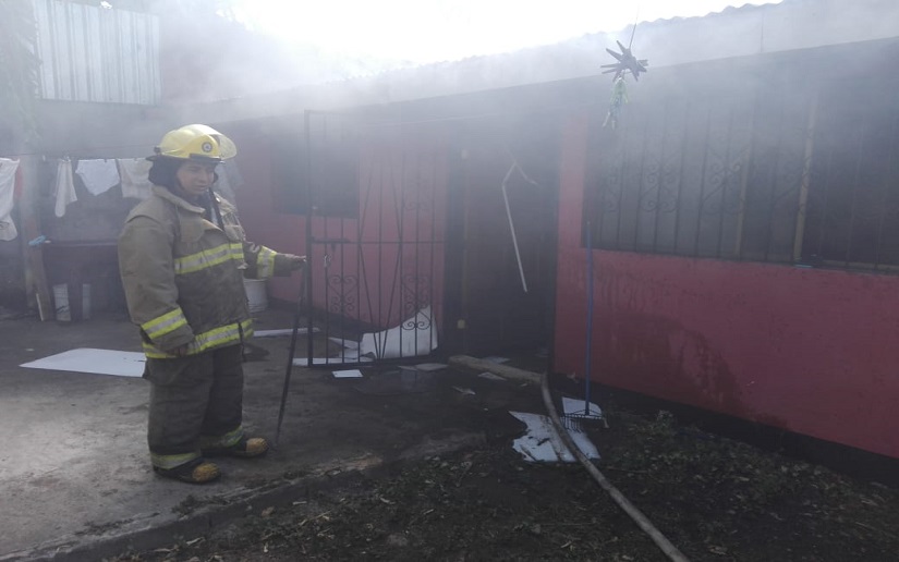 Incendio afecta tres viviendas en Bello Horizonte, Managua